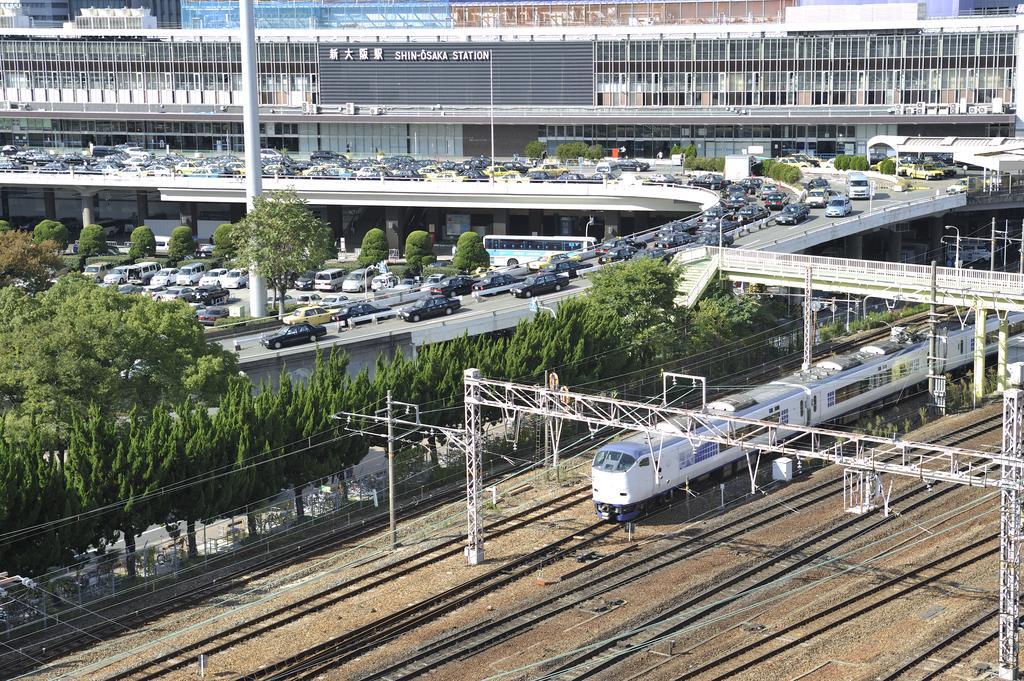 Shin Osaka Station Hotel Annex Екстериор снимка